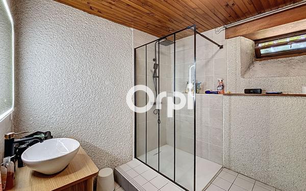 Maison à vendre    6 pièces •  Sauxillanges