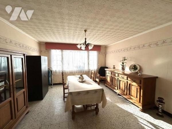 BRAY-DUNES SECTEUR VILLAGE PROCHE FRONTIÈRE:

En exclusivité, maison mitoyenne de 115 m2 habi...