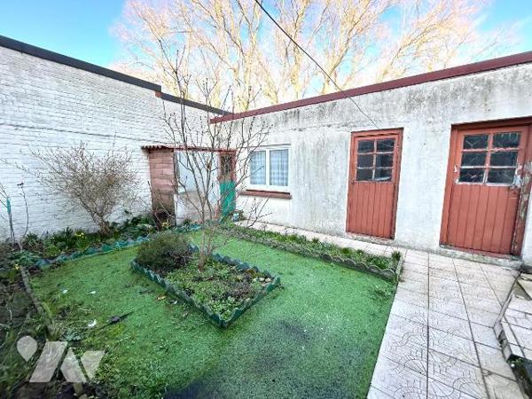 BRAY-DUNES SECTEUR VILLAGE PROCHE FRONTIÈRE:

En exclusivité, maison mitoyenne de 115 m2 habi...