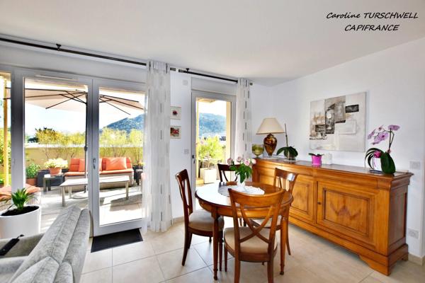 SOLLIES PONT (83) - SUPERBE T3 DE 65M² DERNIER ÉTAGE AVEC IMMENSES TERRASSES ET 2 PARKINGS