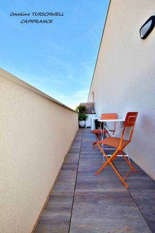 SOLLIES PONT (83) - SUPERBE T3 DE 65M² DERNIER ÉTAGE AVEC IMMENSES TERRASSES ET 2 PARKINGS