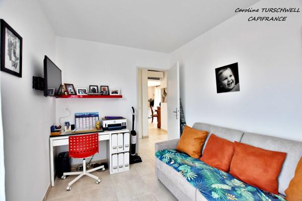 SOLLIES PONT (83) - SUPERBE T3 DE 65M² DERNIER ÉTAGE AVEC IMMENSES TERRASSES ET 2 PARKINGS