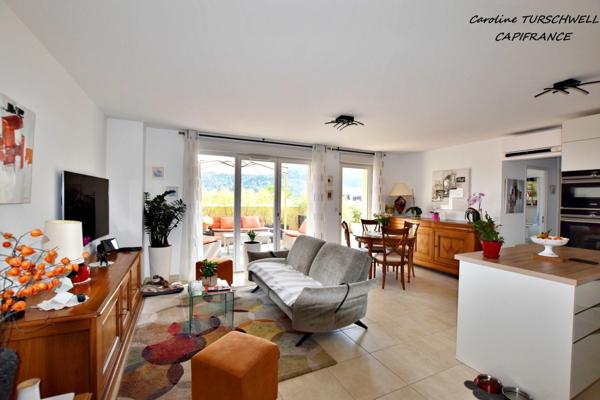 SOLLIES PONT (83) - SUPERBE T3 DE 65M² DERNIER ÉTAGE AVEC IMMENSES TERRASSES ET 2 PARKINGS