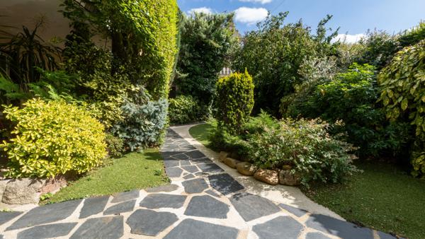 À VENDRE À POITIERS Ensemble Immobilier avec Maison T7 200 m2 et Immeuble de Rapport