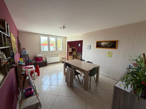 APPARTEMENT de 90m²  au 1er étage