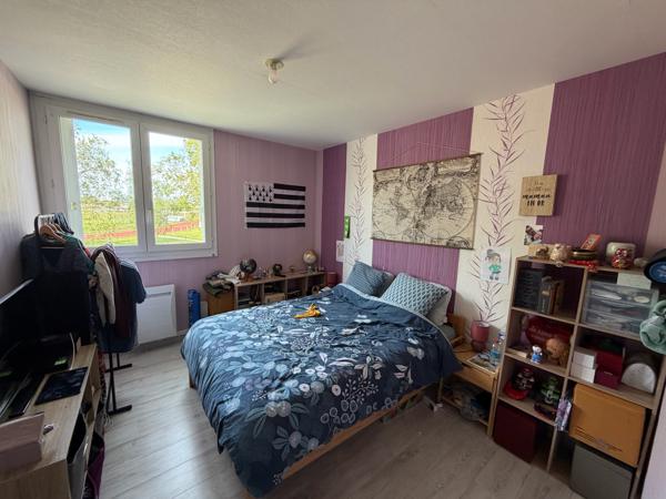 APPARTEMENT de 90m²  au 1er étage