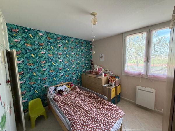 APPARTEMENT de 90m²  au 1er étage