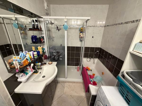 APPARTEMENT de 90m²  au 1er étage