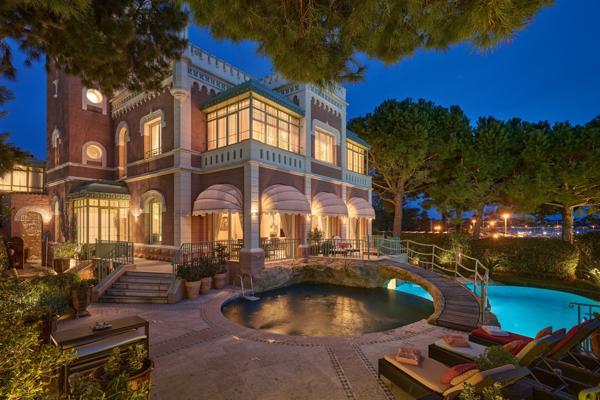 Vente Maison de maître Cap D'Antibes 16 Pièces 600 m²
