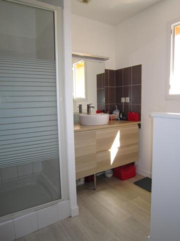 A pieds de toutes les commodités!