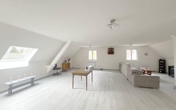 Maison à vendre    5 pièces • 242 m2 Plaine