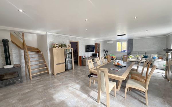 Maison à vendre    5 pièces • 242 m2 Plaine