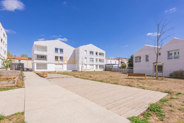 Vente
                Appartement40 m² - 2 Pièces -
                    LES SORINIERES (44840)