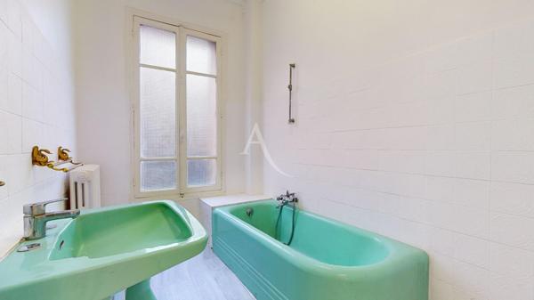 LE RAINCY Appartement 4 pièces / Profession Libérale 76m2