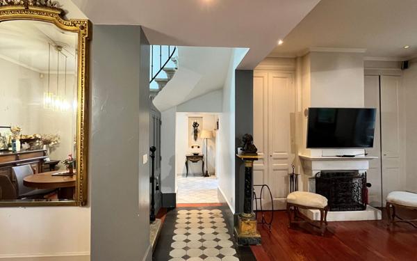 Maison à vendre    7 pièces • 190 m2 Caluire-et-Cuire