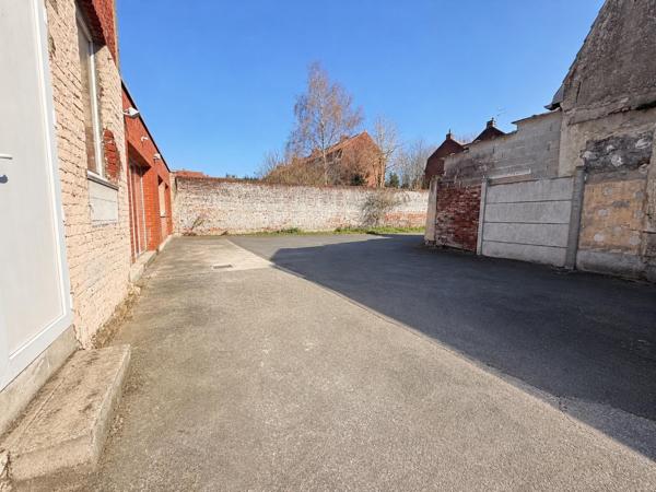 LOCAL COMMERCIAL / PROFESSIONNEL À VENDRE – 214 m² – CENTRE-VILLE DE SECLIN