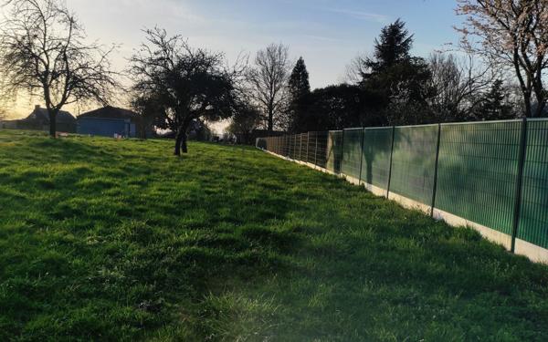 Terrain à vendre    Tiercé