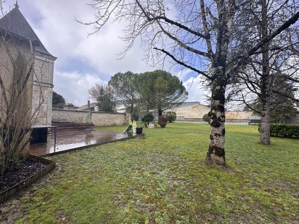 Maison de maître Saint-Jean-D'Angély  Saint-Jean-d'Angély (17400)