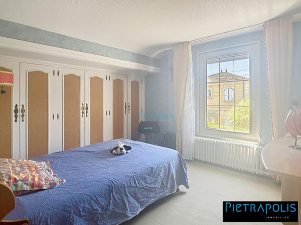 maison familiale - piscine - jardin 1000m2 -calme - centre ville