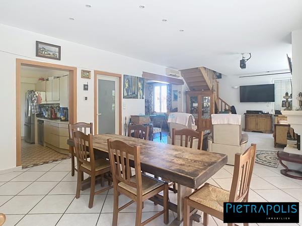 maison familiale - piscine - jardin 1000m2 -calme - centre ville