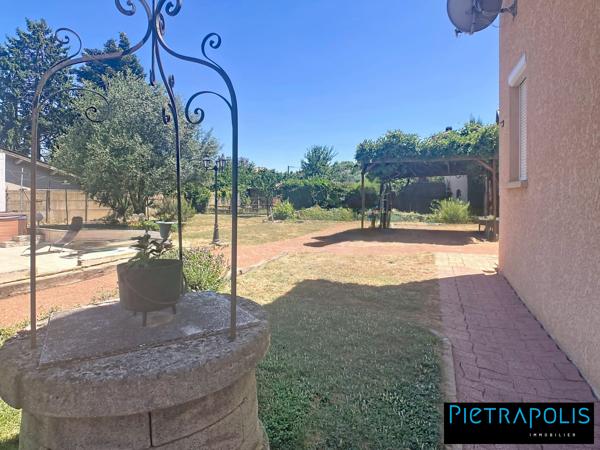 maison familiale - piscine - jardin 1000m2 -calme - centre ville