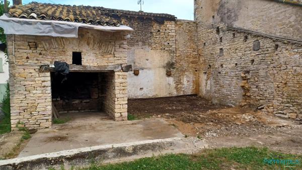 Proche Tournus Lot de maisons à rénover avec terrain