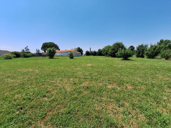 Maison de 4 pièces (137 m²) sur 7000 m2 de terrain constructible et divisible