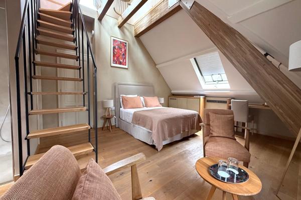 Vente Maison de maître Aigues-Mortes 15 Pièces 355 m²