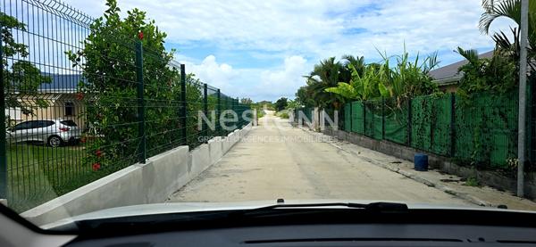 À vendre terrain de 768 m2 constructible à PETIT-CANAL proche de la plage de ANSE MAURICE