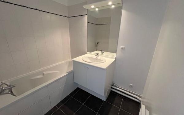 Appartement à vendre    3 pièces • 61,60 m2 Antony