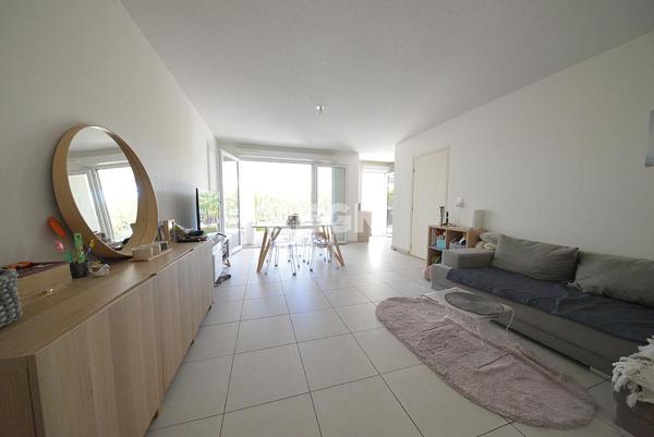 Puget-sur-Argens (83480) Appartement 3 pièces avec terrasse, jardin