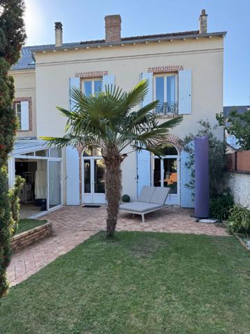 ROMORANTIN LANTHENAY - BELLE MAISON DE VILLE A DECOUVRIR