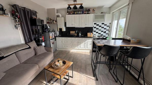 Vue mer & port pour ce bel appartement 2 chambres