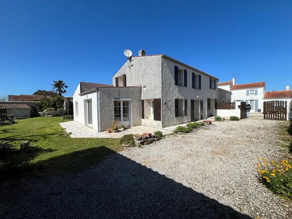 CHARME ET VOLUMES POUR CETTE MAISON FAMILIALE !
