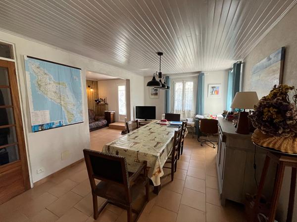 CHARME ET VOLUMES POUR CETTE MAISON FAMILIALE !
