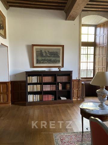 CHÂTEAU HISTORIQUE DU XVIᵉ SIÈCLE – 45 HECTARES – À 50 MINUTES DE LA ROCHELLE