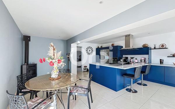 Maison à vendre    4 pièces •  Pia