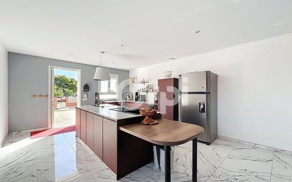 Maison à vendre    4 pièces •  Pia