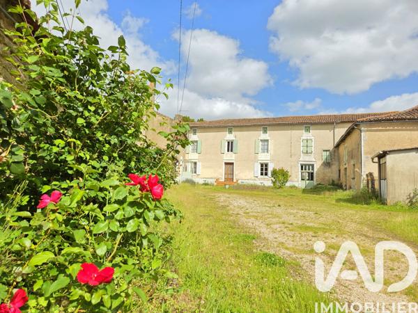 Maison à vendre 7 pièces 195 m² Neuville-de-Poitou