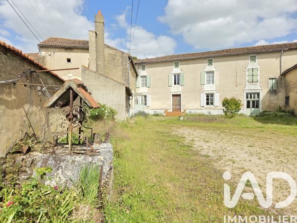Maison à vendre 7 pièces 195 m² Neuville-de-Poitou