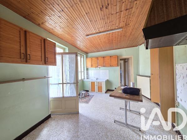 Maison à vendre 7 pièces 195 m² Neuville-de-Poitou