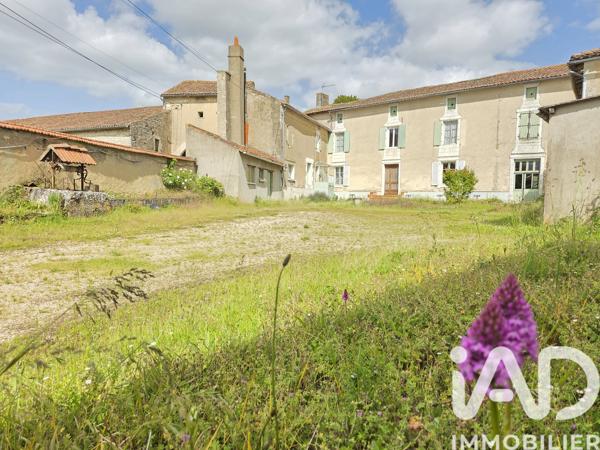 Maison à vendre 7 pièces 195 m² Neuville-de-Poitou