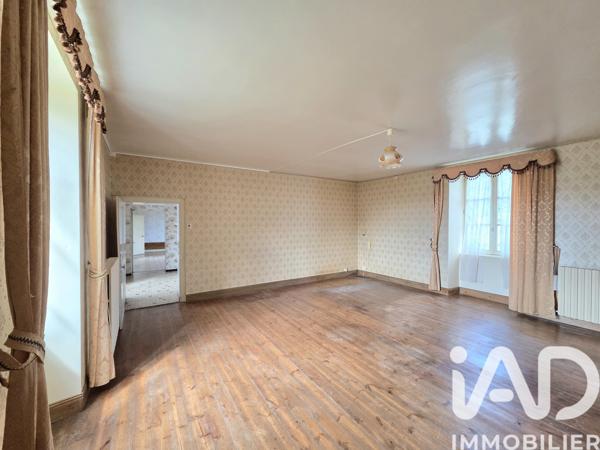 Maison à vendre 7 pièces 195 m² Neuville-de-Poitou