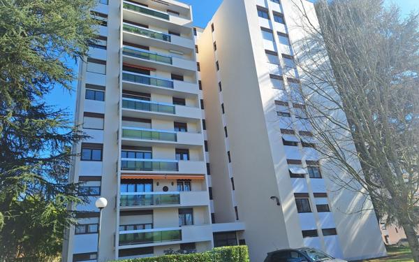 Appartement à vendre    6 pièces • 128 m2 Pau