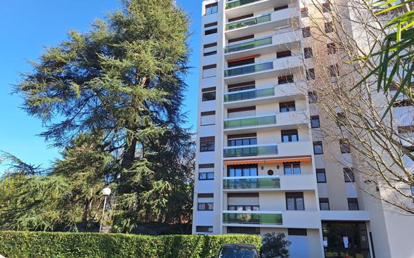 Appartement à vendre    6 pièces • 128 m2 Pau