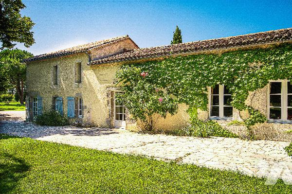Maison d'hôtes de charme avec colombier et accès au canal des 2 mers