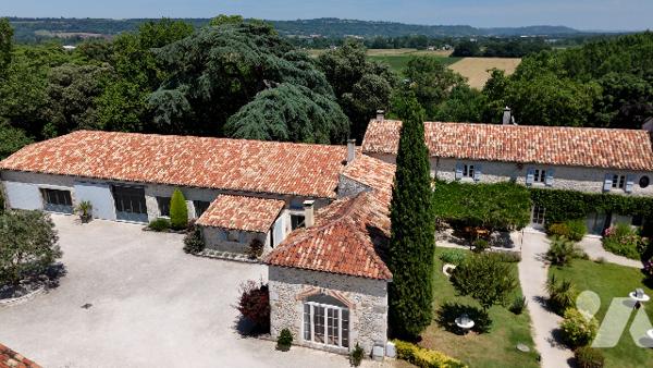 Maison d'hôtes de charme avec colombier et accès au canal des 2 mers