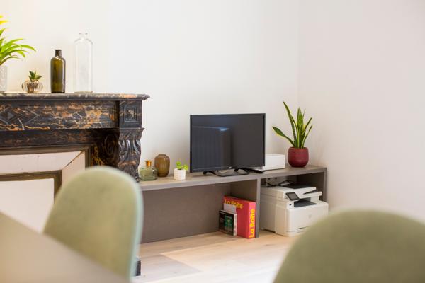 Grand T2,5 rénové par décorateur – Bordeaux Saint-Michel