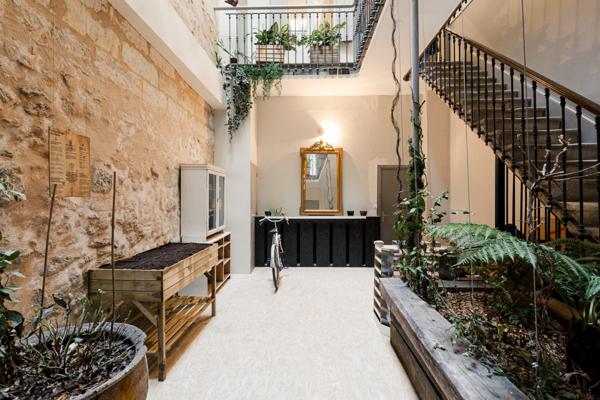 Grand T2,5 rénové par décorateur – Bordeaux Saint-Michel