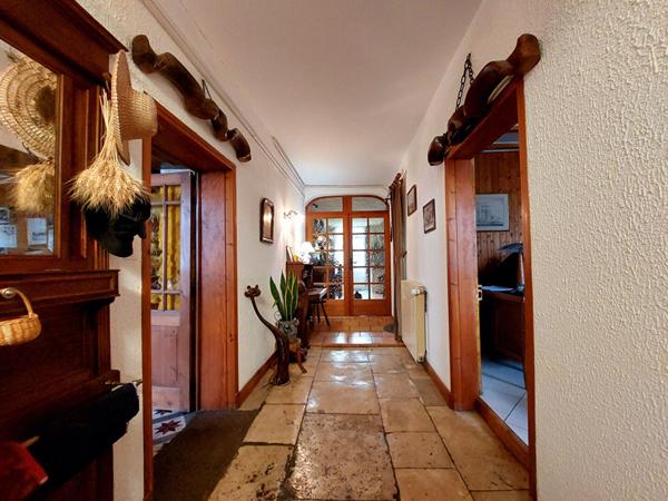 MAISON CHARENTAISE D'EXCEPTION A MORNAC-SUR-SEUDRE - 6 Chambres - 265 m²